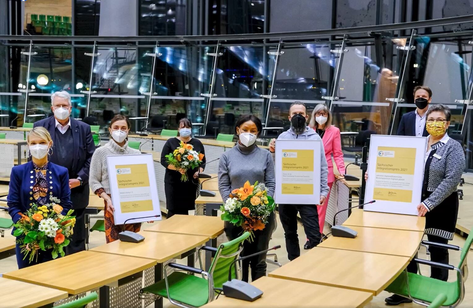 Gruppenbild aller Preisträger des Sächsischen Staatspreises für Integration 2021