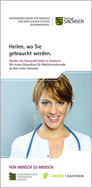 Titelbild des Flyers. Motiv ist eine junge Ärztin mit Stetoskop um den Hals, die in die Kamera lächelt.