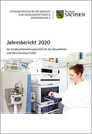 Titelbild der Borschüre. Zu sehen ist ein Labor mit einer Mitarbeiterin.
