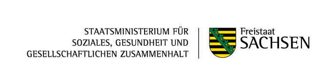 Offizielle Leitmarke: Wappen von Sachsen. Daneben die Aufschrift »Sächsisches Staatsinisterium für Soziales, Gesundheit und Gesellschaftlichen Zusammenhalt«