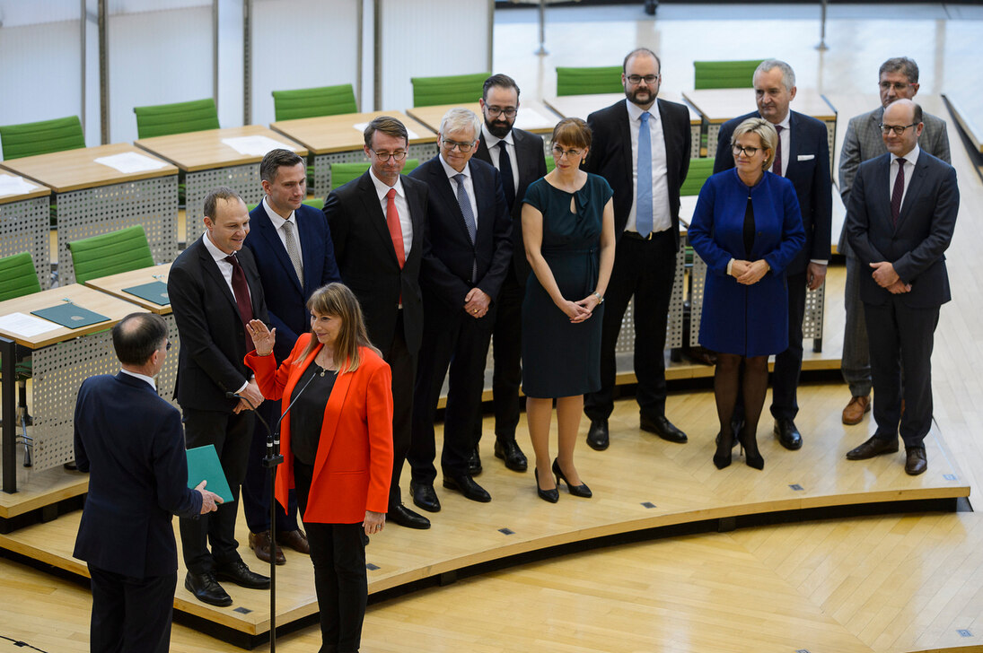 Petra Köpping bei ihrer Vereidigung im Sächsischen Landtag